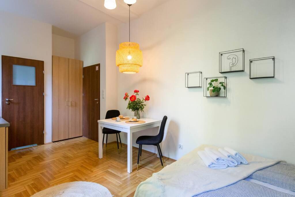 May C Studio W/Balcony Kraków Eksteriør billede