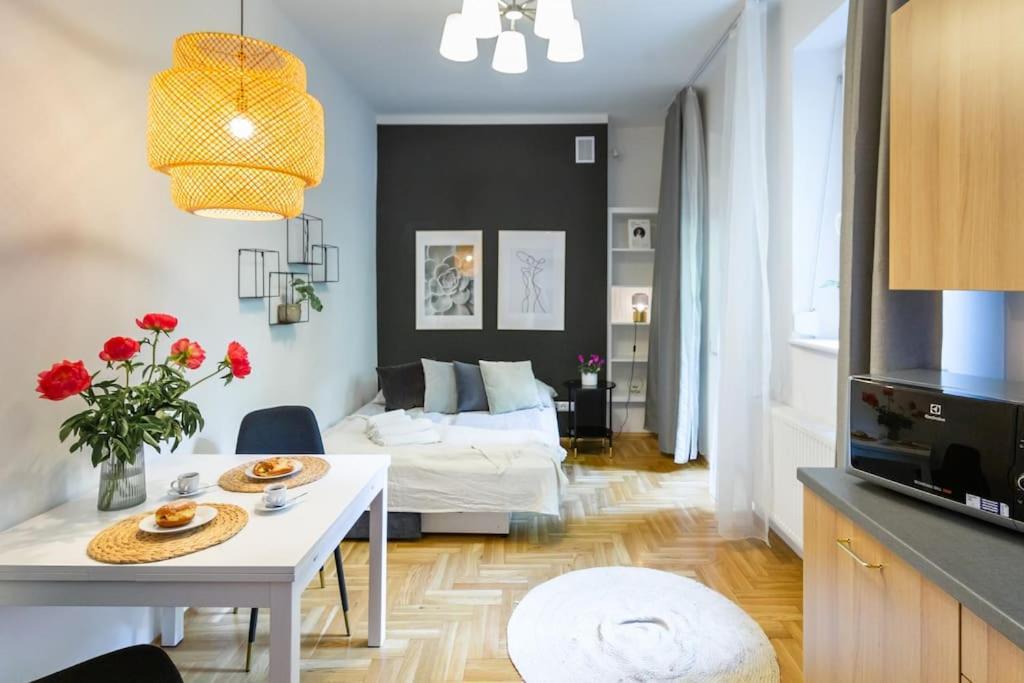 May C Studio W/Balcony Kraków Eksteriør billede